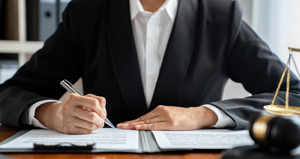 Кем работать с юридическим образованием: возможности и карьерные пути?