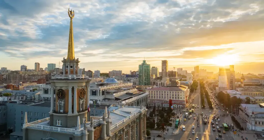 Екатеринбургские вузы 2025: проходные баллы и стоимость обучения