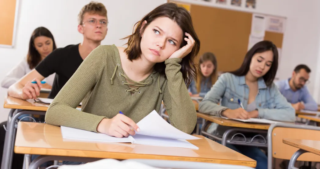 Никуда не поступил после 9 класса, что делать?